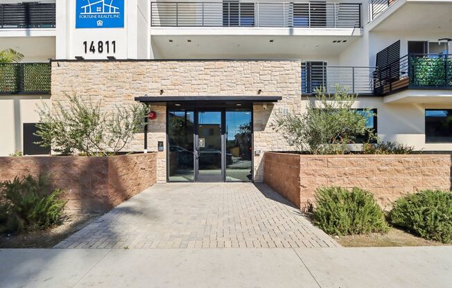 2 beds, 2 baths, 1,100 sqft, $2,899, Unit 506
