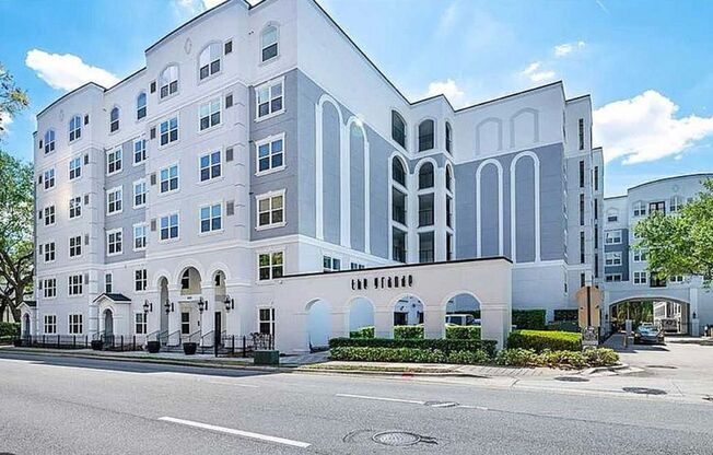 Exclusive Downtown Orlando condo - the GRANDE