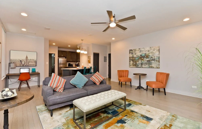 836 W WILSON