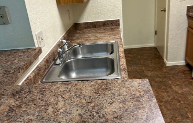 1 bed, 1 bath, 758 sqft, $855, Unit 27