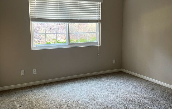 2 beds, 1 bath, 900 sqft, $3,075, Unit E121