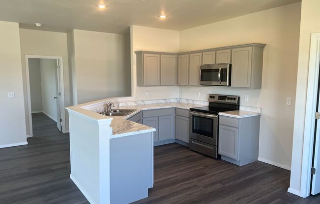 LEASING SPECIAL 1/2 OFF FIRST MONTHS RENT!! Beautiful Brand New Homes-Carley Crossings
