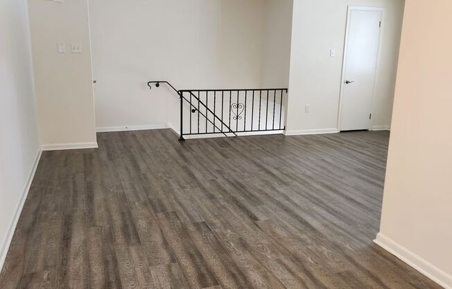 2 beds, 1 bath, 878 sqft, $1,305, Unit WY19005