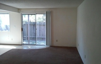 2 beds, 1 bath, $1,295, Unit 04