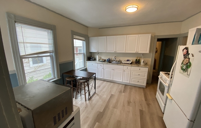 16 WHITE ST PL