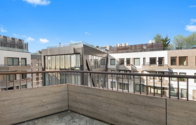2 beds, 1 bath, $4,021, Unit 772
