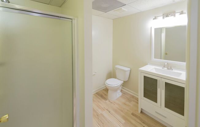 3 beds, 2 baths, 1,300 sqft, $1,795, Unit 2709-T1