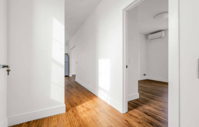 E 35th Street