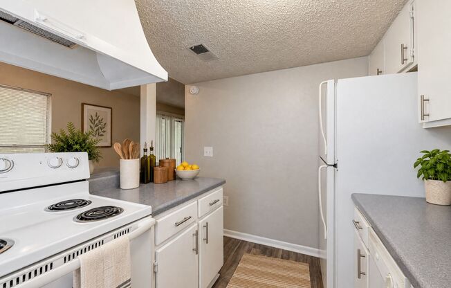 1 bed, 1 bath, 700 sqft, $875, Unit 1-10T