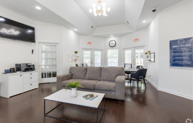 2 beds, 1 bath, 755 sqft, $1,099, Unit 437