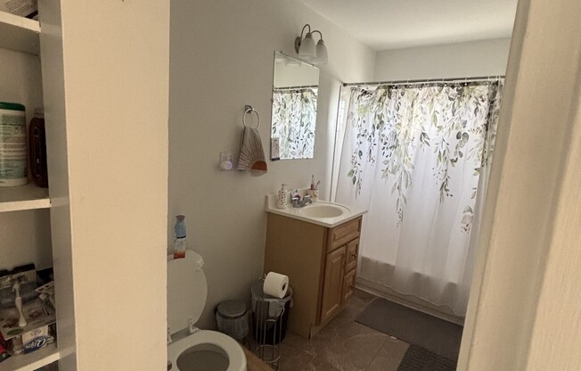 2 beds, 1 bath, $2,920, Unit 7