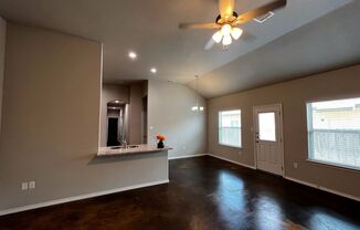 3 beds, 2 baths, $1,295, Unit 1513 Lucille St