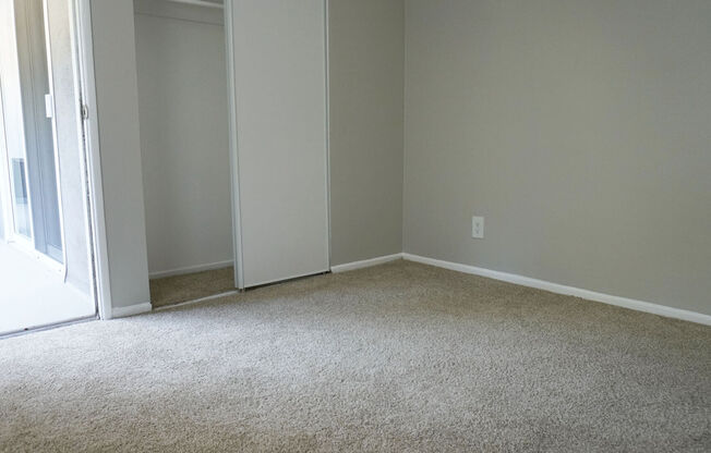 2 beds, 1 bath, 900 sqft, $3,832