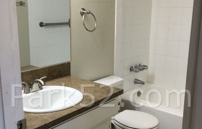 2 beds, 1 bath, $1,295, Unit 3602-01