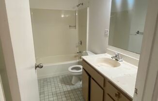 2 beds, 1 bath, 1,000 sqft, $1,250, Unit 609B