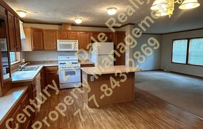 3 beds, 2 baths, $1,495, Unit 35