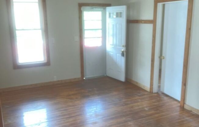 2 beds, 1 bath, $850