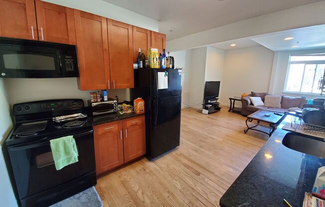 2 beds, 2 baths, 1,300 sqft, $1,795, Unit Apartment 1