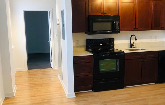 2 beds, 2 baths, 900 sqft, $2,099, Unit 307
