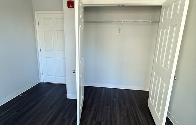 3 beds, 2 baths, 1,295 sqft, $4,900, Unit 612