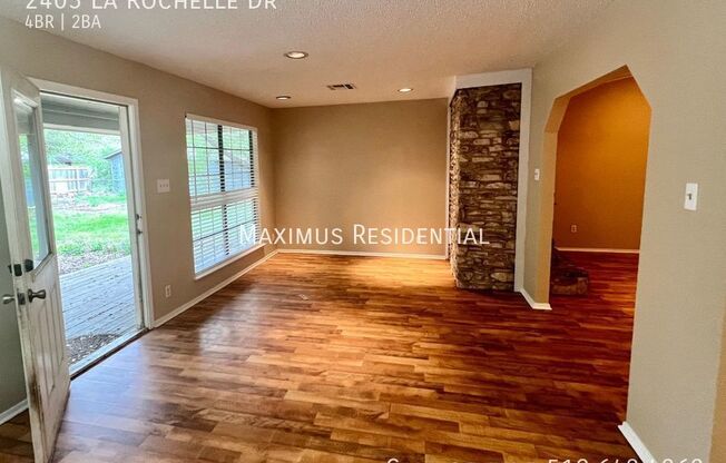 2403 LA ROCHELLE DR