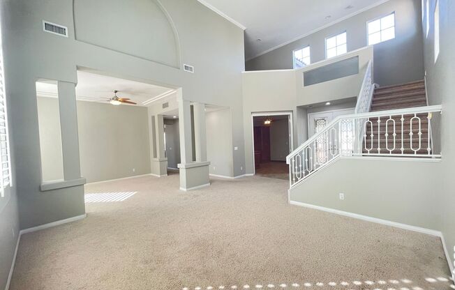 3 beds, 2.5 baths, $3,300