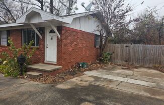 Nice 2 bedroom with fenced in yard