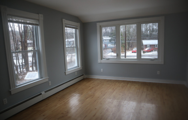 157 E MAIN ST