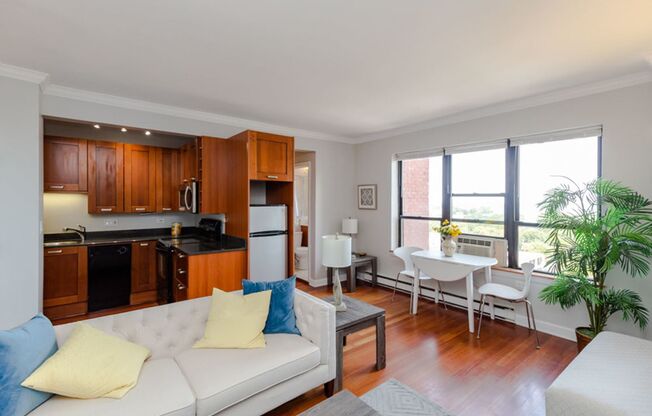 Studio, 1 bath, $1,375, Unit 608