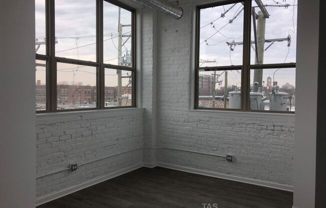 3 beds, 2 baths, $3,795, Unit 305