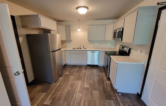 Studio, 1 bath, 545 sqft, $995, Unit 3393-303 Studio