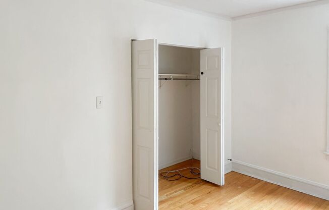 2 beds, 1 bath, 871 sqft, $1,795, Unit 1902-2