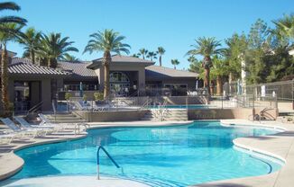 Beautiful Condo in The Falls Gated Community in SW