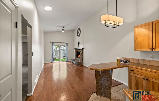 Beautiful 4 Bed 2 Bath Townhome in Central Fort Collins!