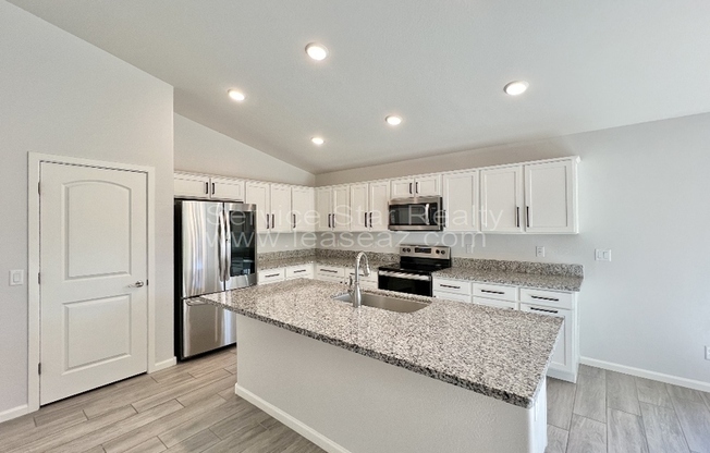 1764 E DESERT BREEZE PL