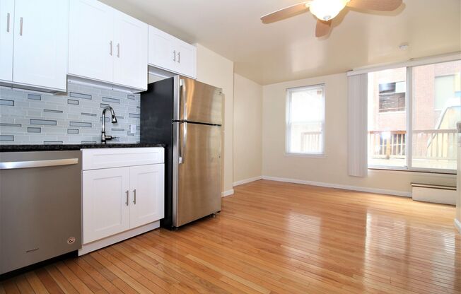 1 bed, 1 bath, $1,495, Unit #B