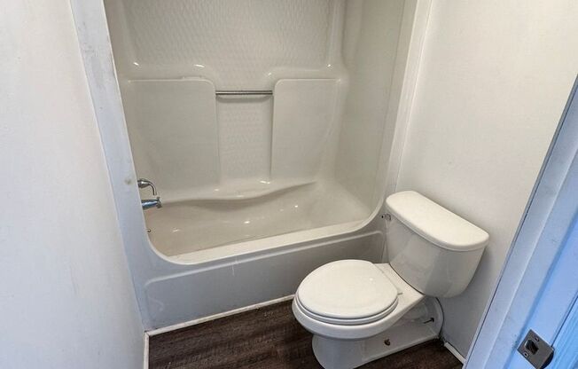 Studio, 1 bath, 300 sqft, $625, Unit A-4