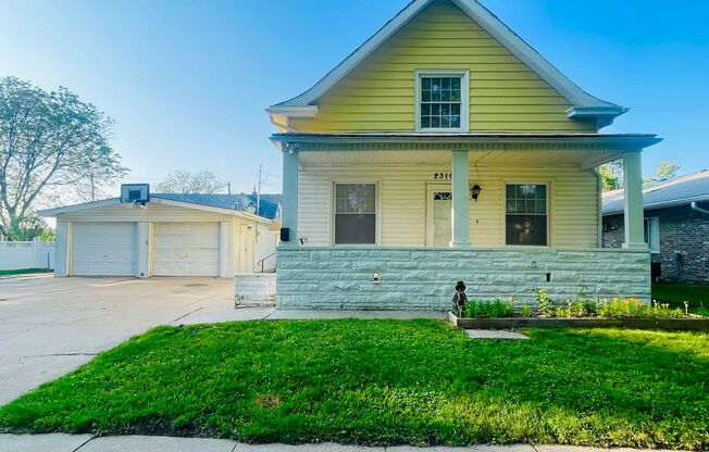 Home w/ Huge 2-stall Garage