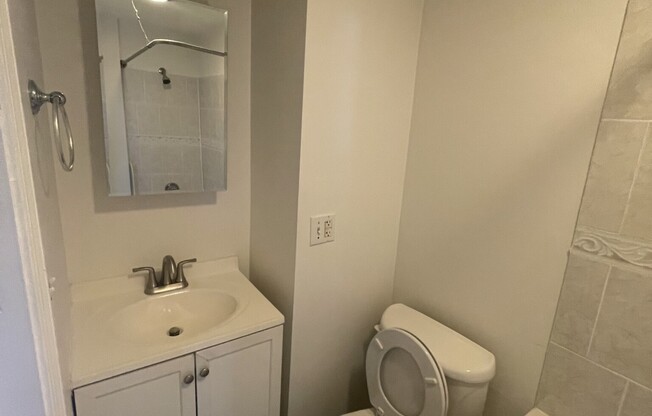 2 beds, 1 bath, $3,320, Unit 15