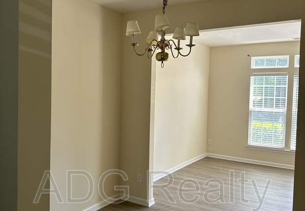 2 beds, 1.5 baths, 1,400 sqft, $1,550