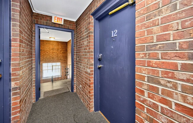 1 bed, 1 bath, 400 sqft, $875, Unit 13