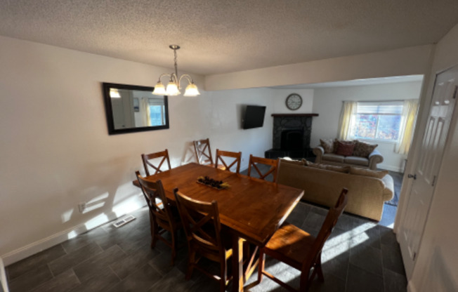 8921 WOODSTOCK CIR