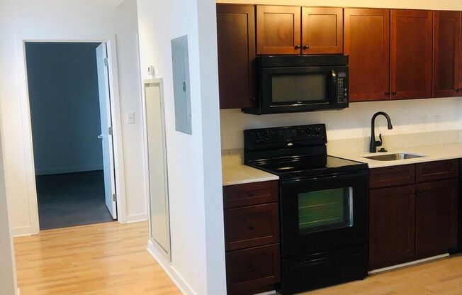 2 beds, 2 baths, 900 sqft, $2,099, Unit 307