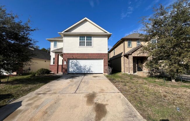 Move-in ready Charming 4-Bed, 2.5-Bath Home in Serene Evergreen Villas Houston 77044!