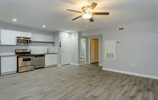 1 bed, 1 bath, 671 sqft, $1,165, Unit 2810 - 16