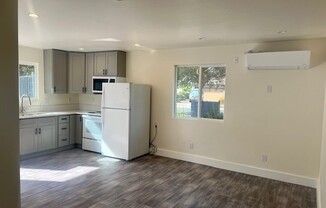 Studio, 1 bath, 325 sqft, $2,100