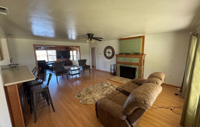 Large one bedroom | On the Feather River
