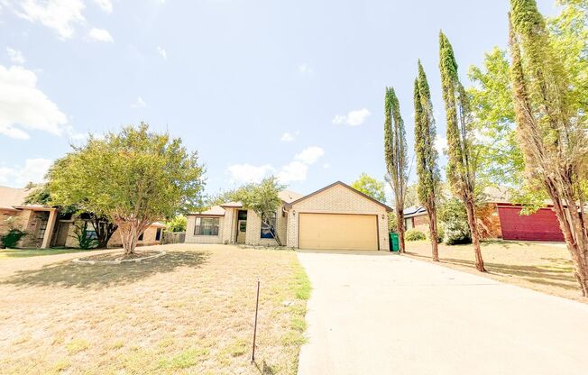 Available NOW!!!! Located in Skipcha Mountain Estates in Harker Heights, this home offers 3 bedrooms and 2 full baths, close to Harker Heights shopping, schools and close to Ft. Cavazos. Carpeting through out, along with ceremic tiling. Kitchen is open, a