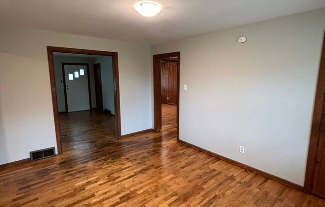 3 beds, 1 bath, $2,000