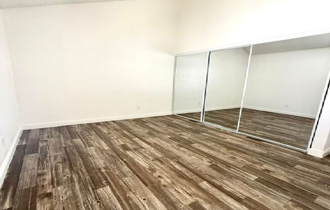2 beds, 1 bath, 950 sqft, $2,300
